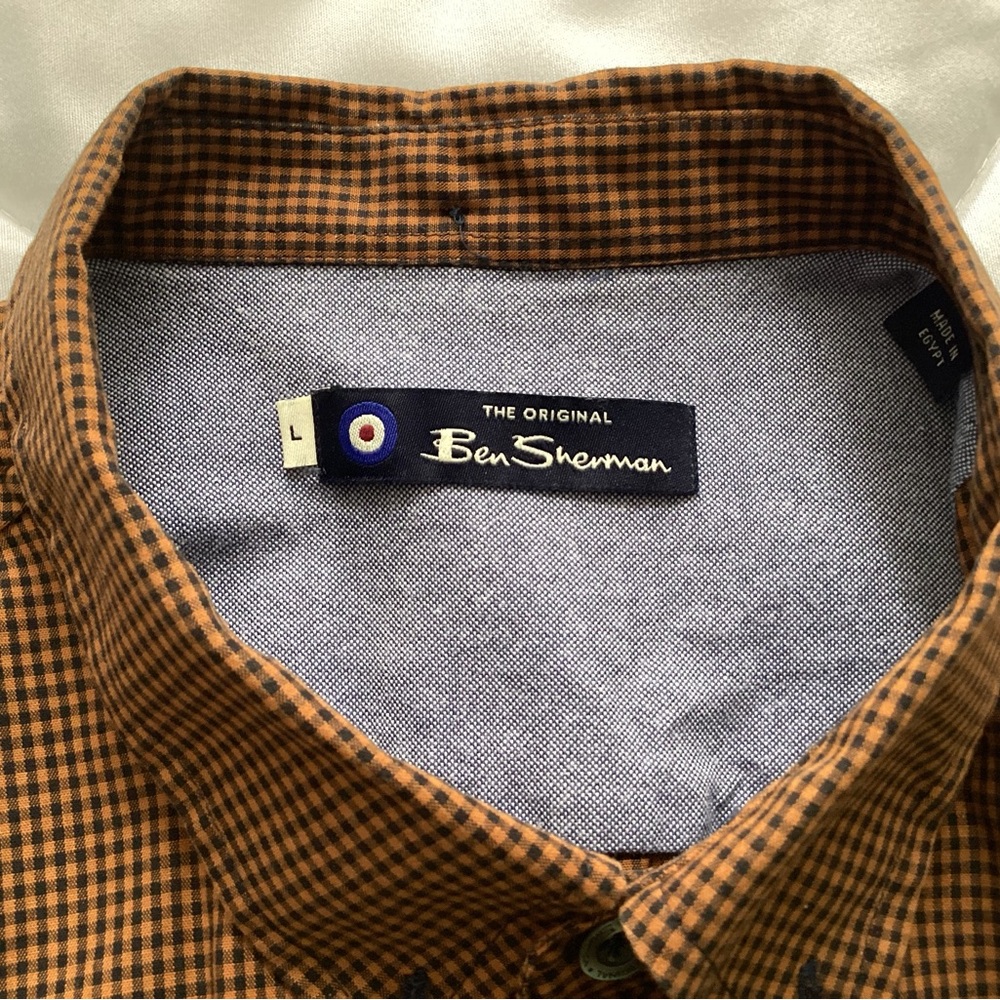 Men’s Ben Sherman Brown Checkered Shirt. Size large.  B8